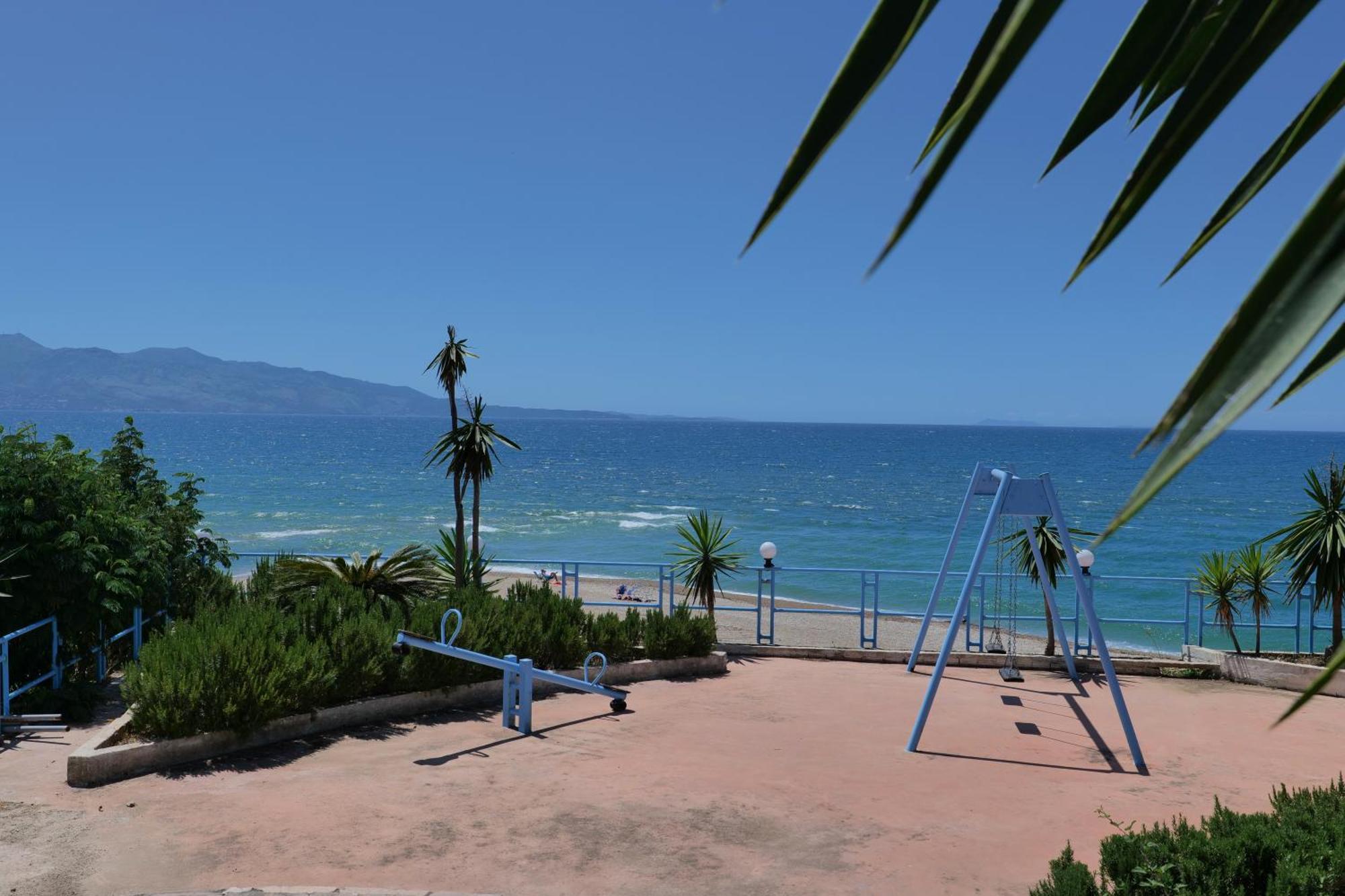 Hotel Emblem Sarandë Exterior foto