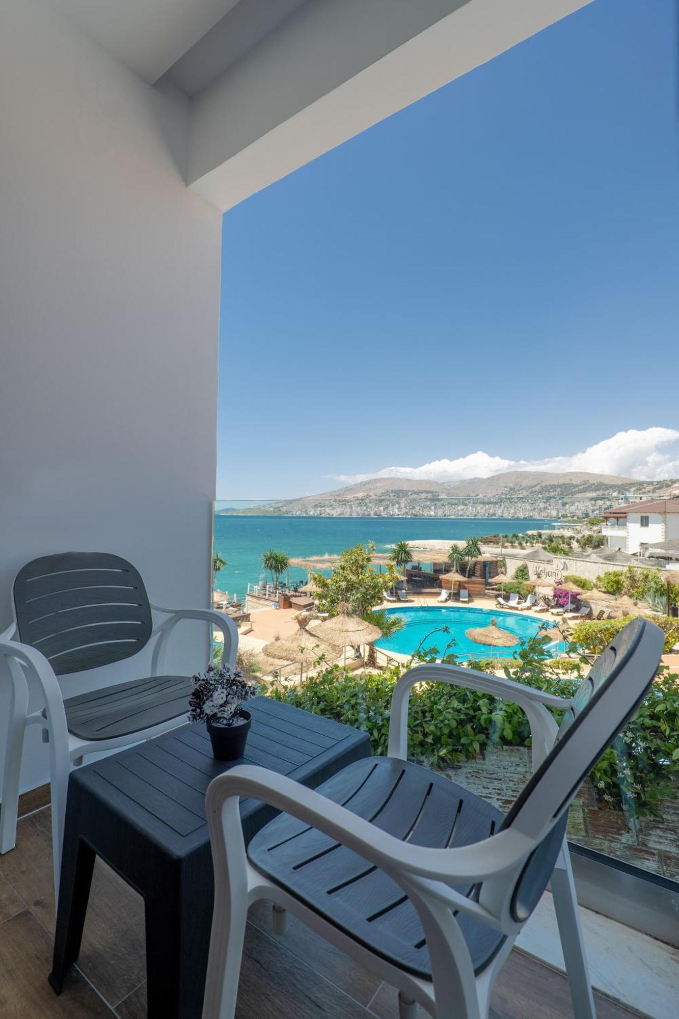 Hotel Emblem Sarandë Exterior foto