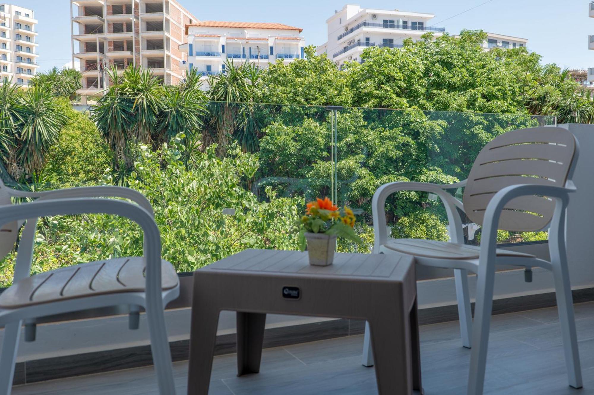 Hotel Emblem Sarandë Exterior foto